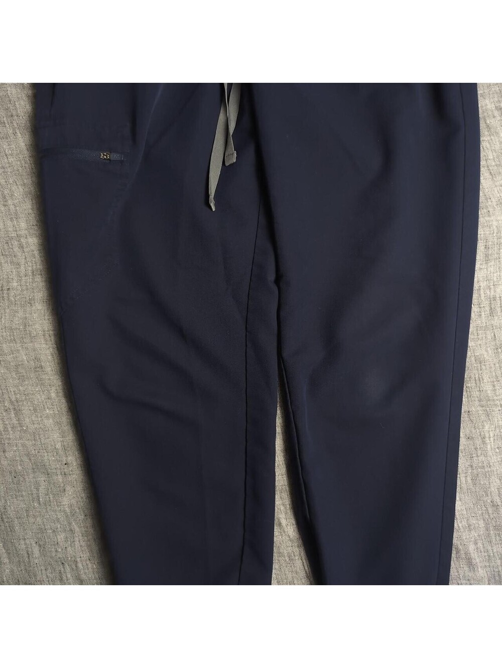 Figs Scrub Set Women's - Catarina Top S, Zamora Joggers M - Navy - Picture 6 of 7